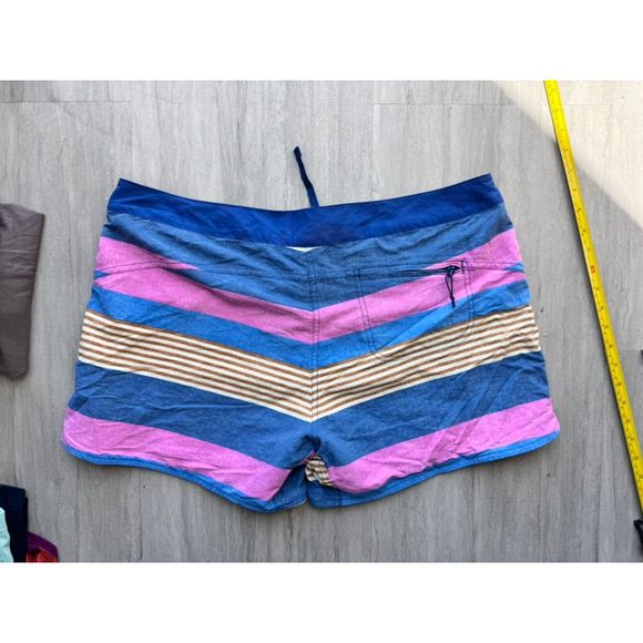 Patagonia Wavefarer Striped Board Shorts Women's Size 16 - EUC - Picture 6 of 10